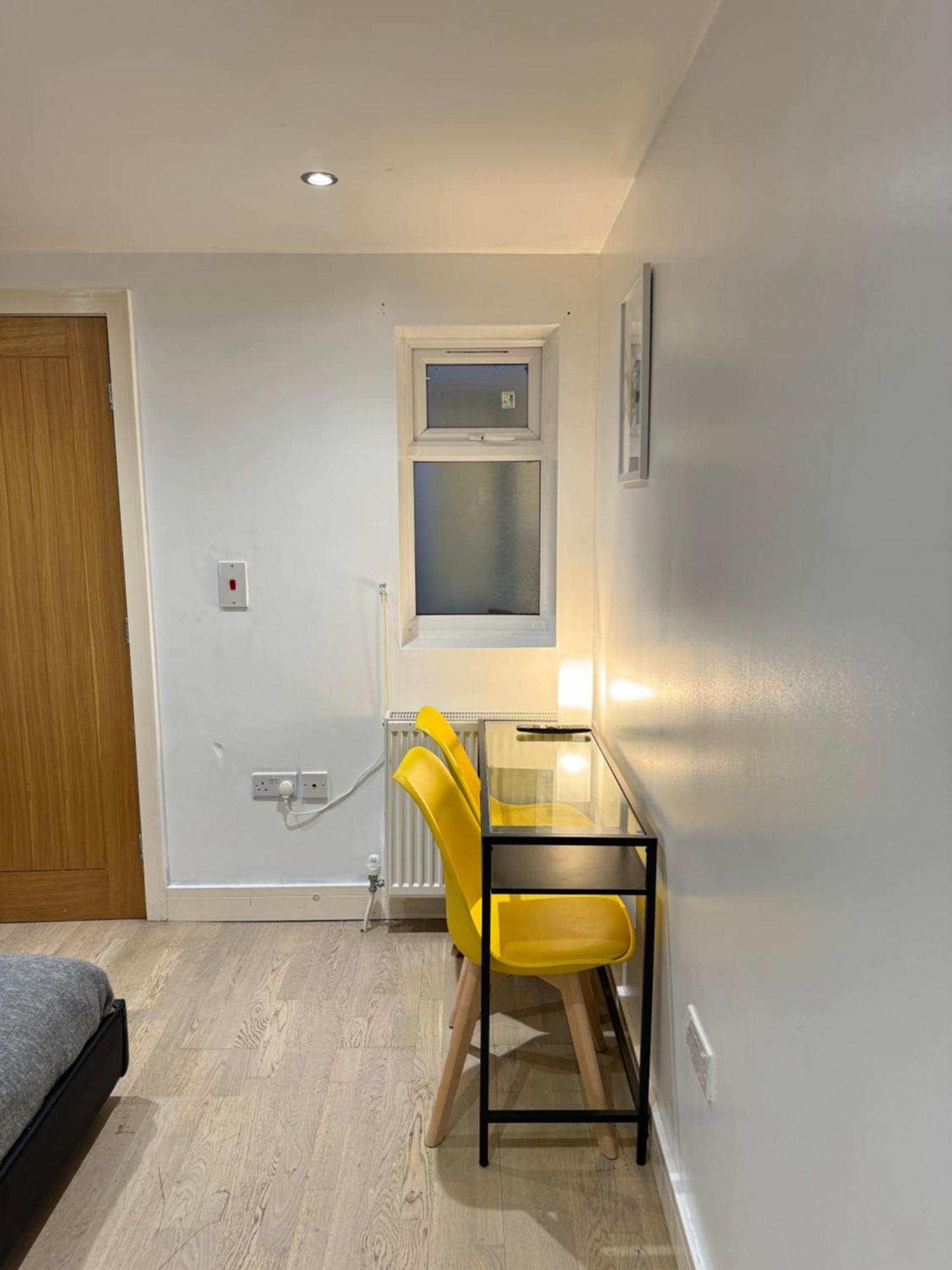 Cozy En-Suite Near Stratford London Exterior photo