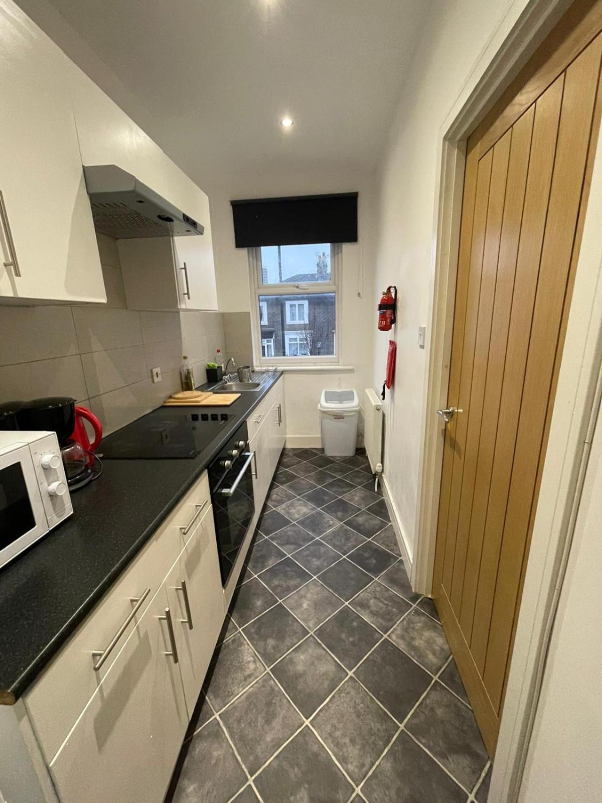 Cozy En-Suite Near Stratford London Exterior photo